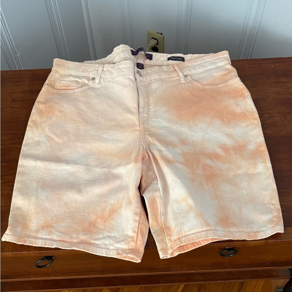 Women's Peach Tie-Dye Shorts